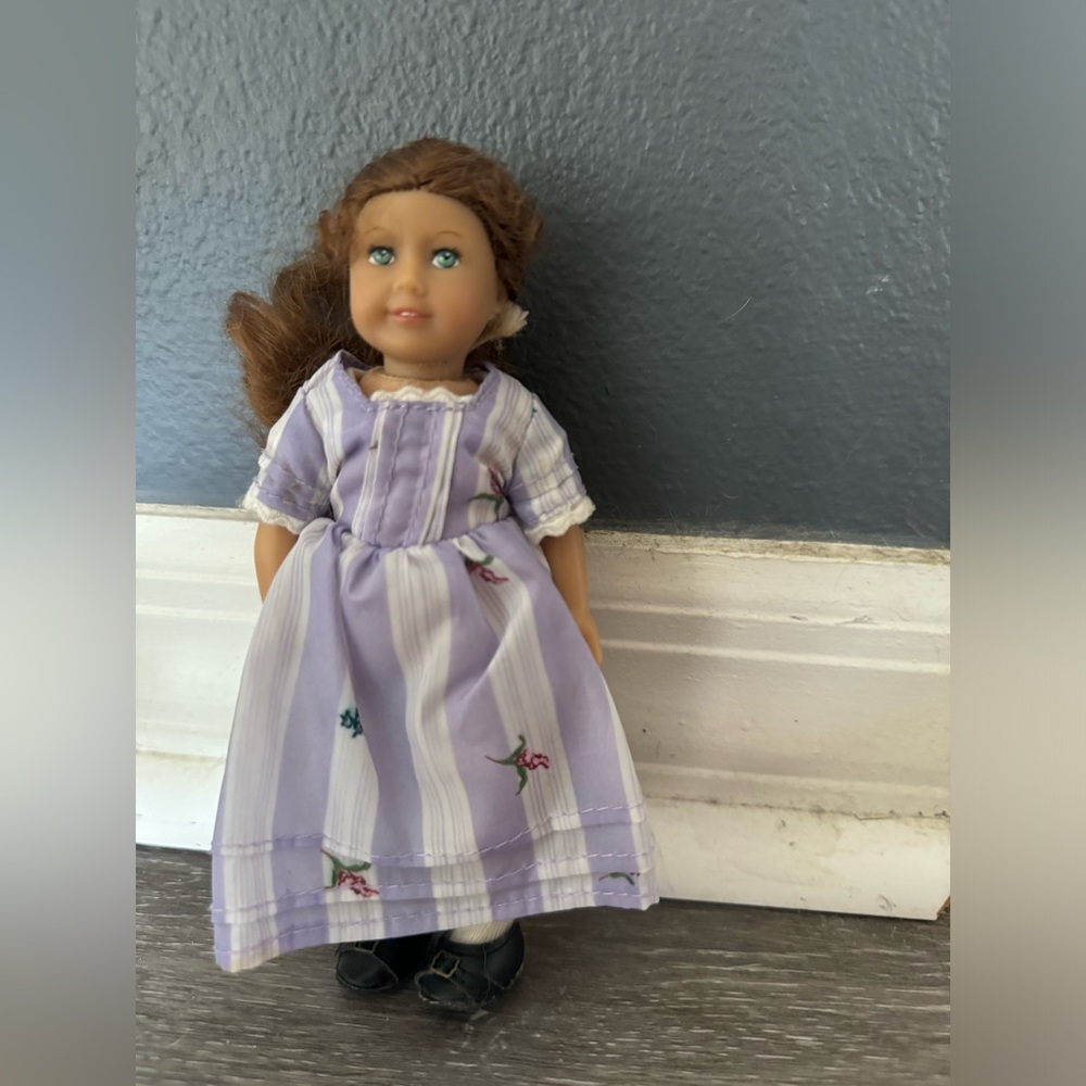 American Girl Doll Felicity 1774 Mini American Girl Doll - Picture 2 of 10